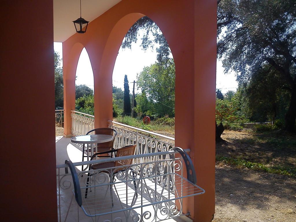 Elaia Resorts Perama  Rum bild