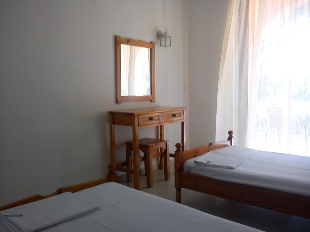 Elaia Resorts Perama  Rum bild
