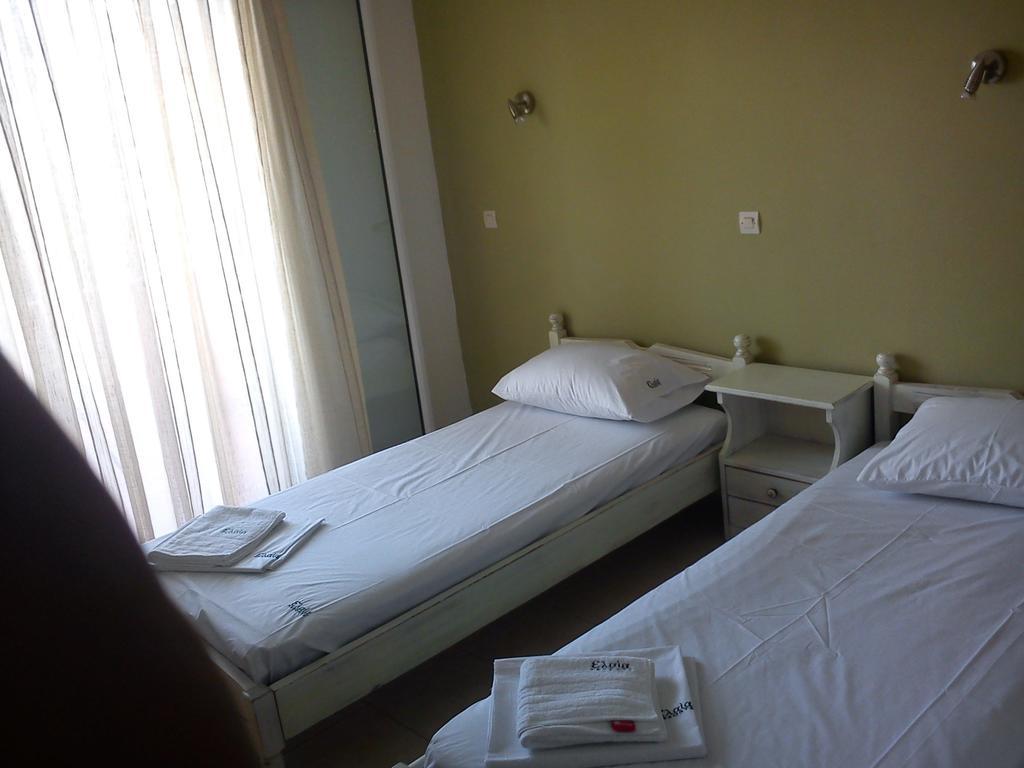 Elaia Resorts Perama  Rum bild